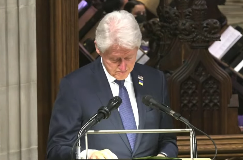 Pohřeb Madeleine Albrightové: Exprezident Bill Clinton  při smuteční řeči (27.4.2022)