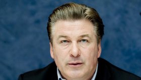 Herec Alec Baldwin nafackoval fotografovi