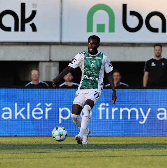 Tvrdý trest pro Aléguého za úder hlavou. Pokuty za chování fanoušků pro Slavii i Plzeň Tvrdý trest pro Aléguého za úder hlavou. Pokuty za chování fanoušků pro Slavii i Plzeň