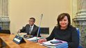 Ministryně financí Alena Schillerová před začátkem schůze vlády (20. 5. 2019)