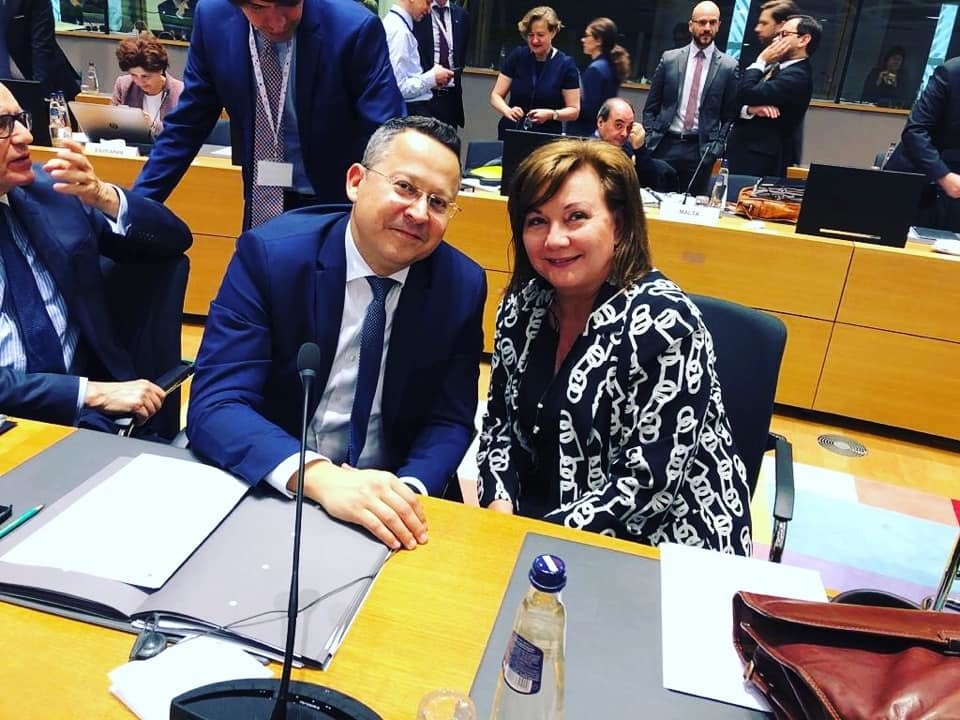 Alena Achillerová (za ANO) v Bruselu se slovenským ministrem financí Ladislavem Kamenickým