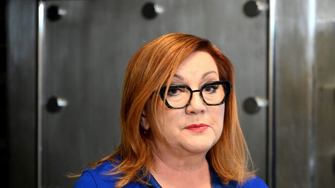 Ministryně financí Alena Schillerová představila nové emise, tzv. Dluhopisy Republiky. Ministryně financí Alena Schillerová představila nové emise, tzv. Dluhopisy Republiky.
