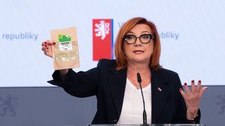 Politická swingers party aneb bude bojovat Rosenberg o Hrad, zatímco se Schillerová mazlí s pávy? Politická swingers party aneb bude bojovat Rosenberg o Hrad, zatímco se Schillerová mazlí s pávy?