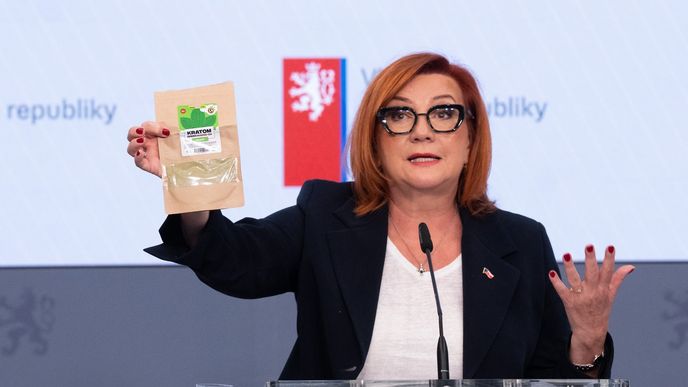 Alena Schillerová chce regulovat kratom. Alena Schillerová chce regulovat kratom.