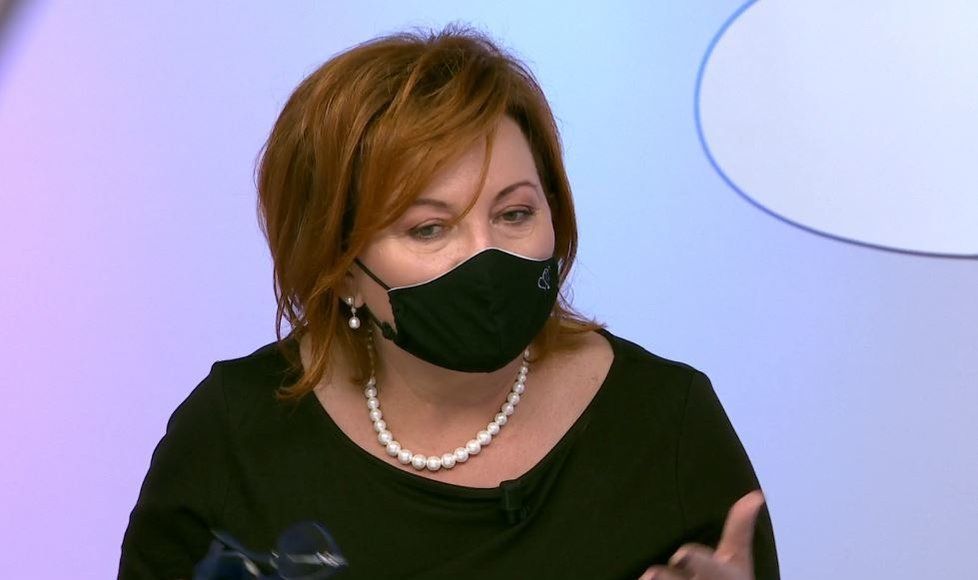 Ministryně financí Alena Schillerová v pořadu Otázky Václava Moravce (11. 10. 2020)