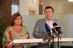 Jan Hamáček (ČSSD) a Alena Schillerová (za ANO) se sešli na jednání o zrušení superhrubé mzdy.