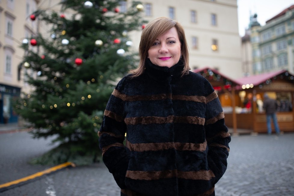 Vánoční pozdrav Aleny Schillerové, ministryně financí za ANO (prosinec 2019)