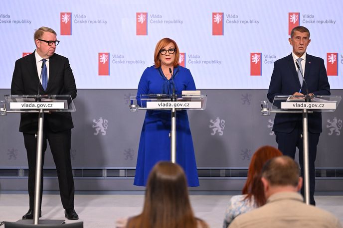 Alena Schillerová (ANO) na tiskovce po jednání vlády (21.9.2026) Alena Schillerová (ANO) na tiskovce po jednání vlády (21.9.2026)