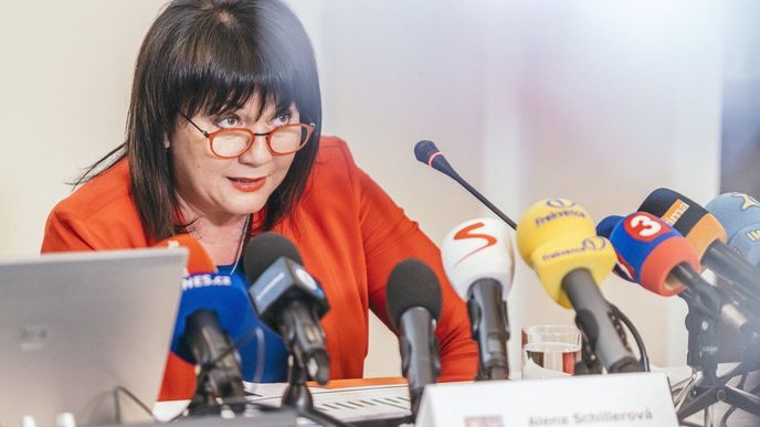 Alena Schillerová, ministryně financí.