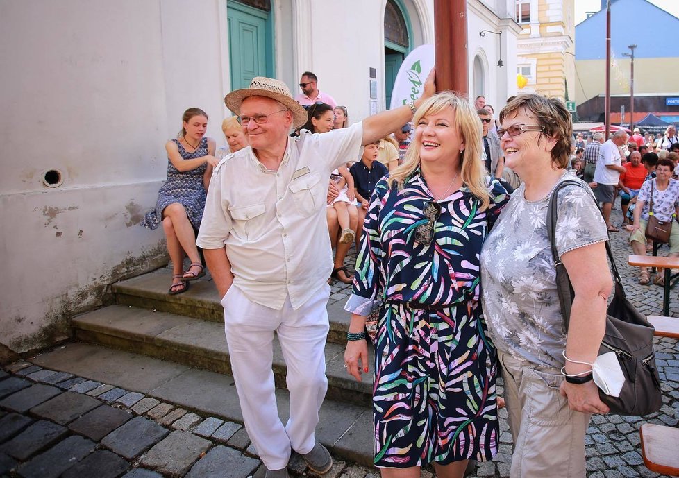 Vicepremiérka a ministryně financí Alena Schillerová (za ANO) během návštěvy jižní Moravy (14. 8. 2021)