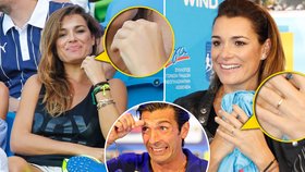 Důkaz, že Alena už snubní prsten sundala, zatímco Gigi ho stále ještě nosí, ačkoli plánuje s milenkou Ilariou luxusní dovolenou.