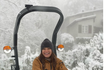 Alena Šeredová odklízela sníh