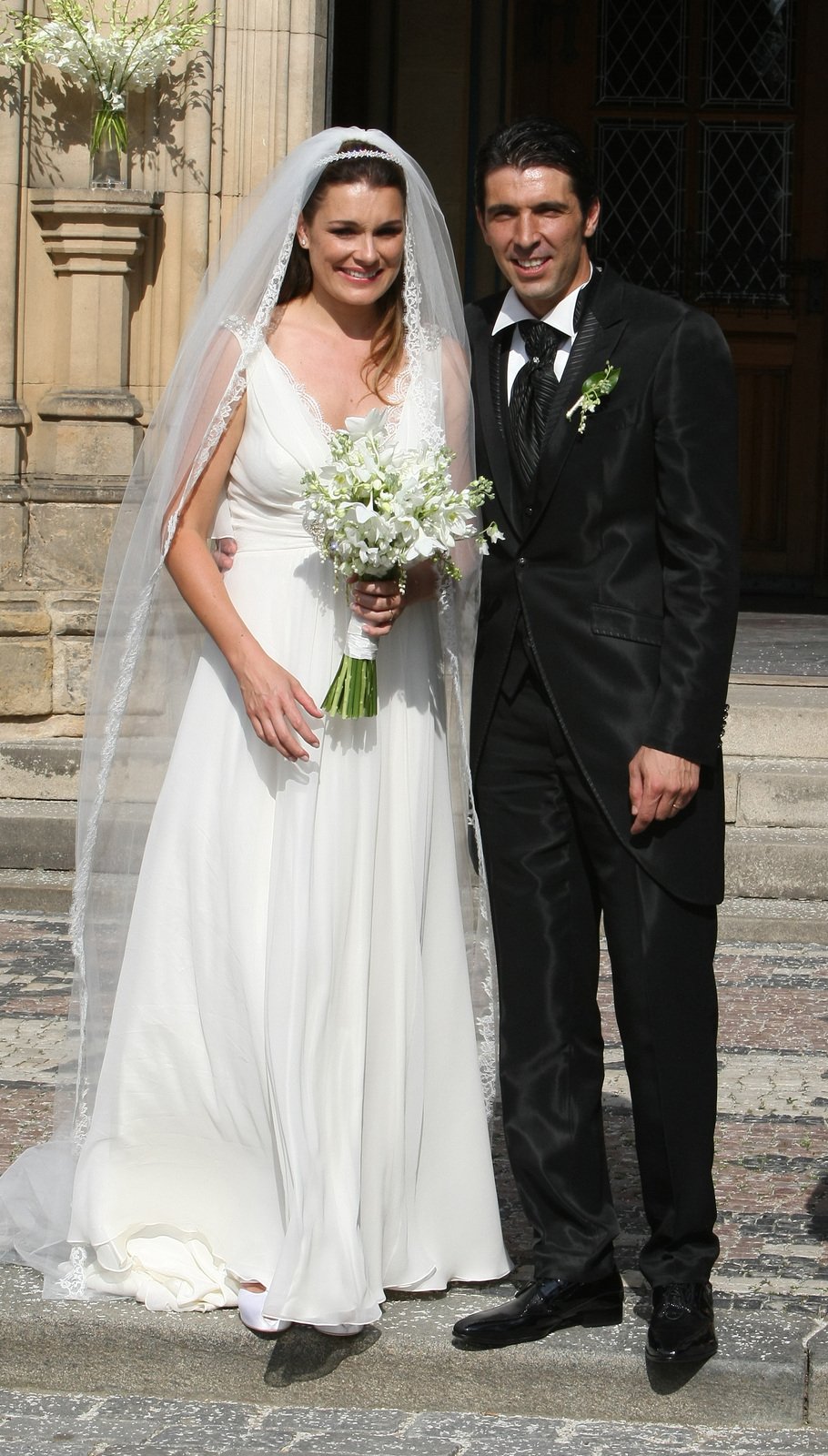 Alena Šeredová , Gianluigio Buffon , svatba po obradu (6)