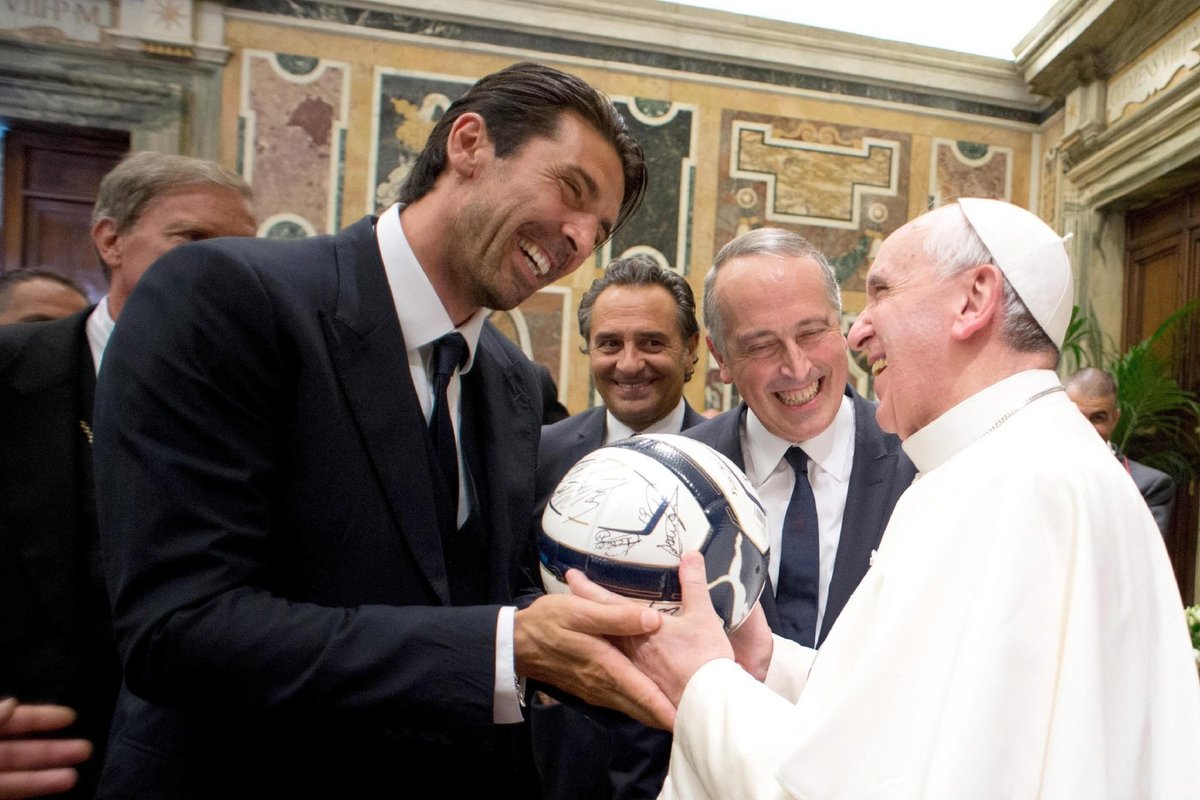 Gigi Buffon při au dienci audienci u papeže Františka I.