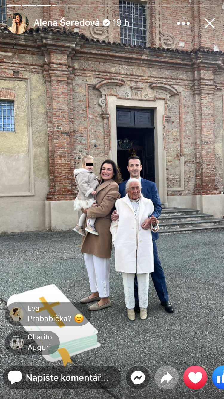 Alena Šeredová a Alessandro Nasi nechali pokřtít jejich rozkošnou holčičku Vivienne. 