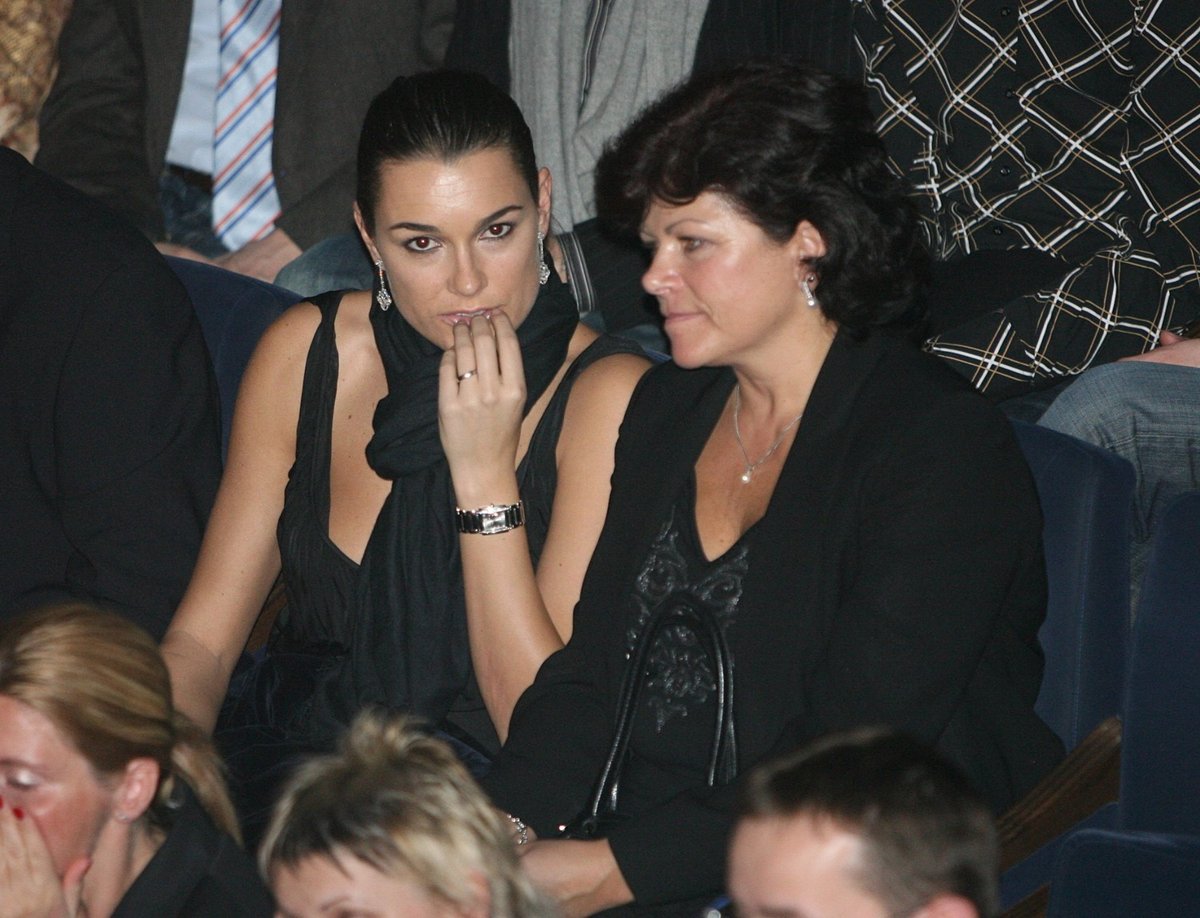 2007: Alena Šeredová se svou maminkou vyrazila na premiéru muzikálu Angelika.