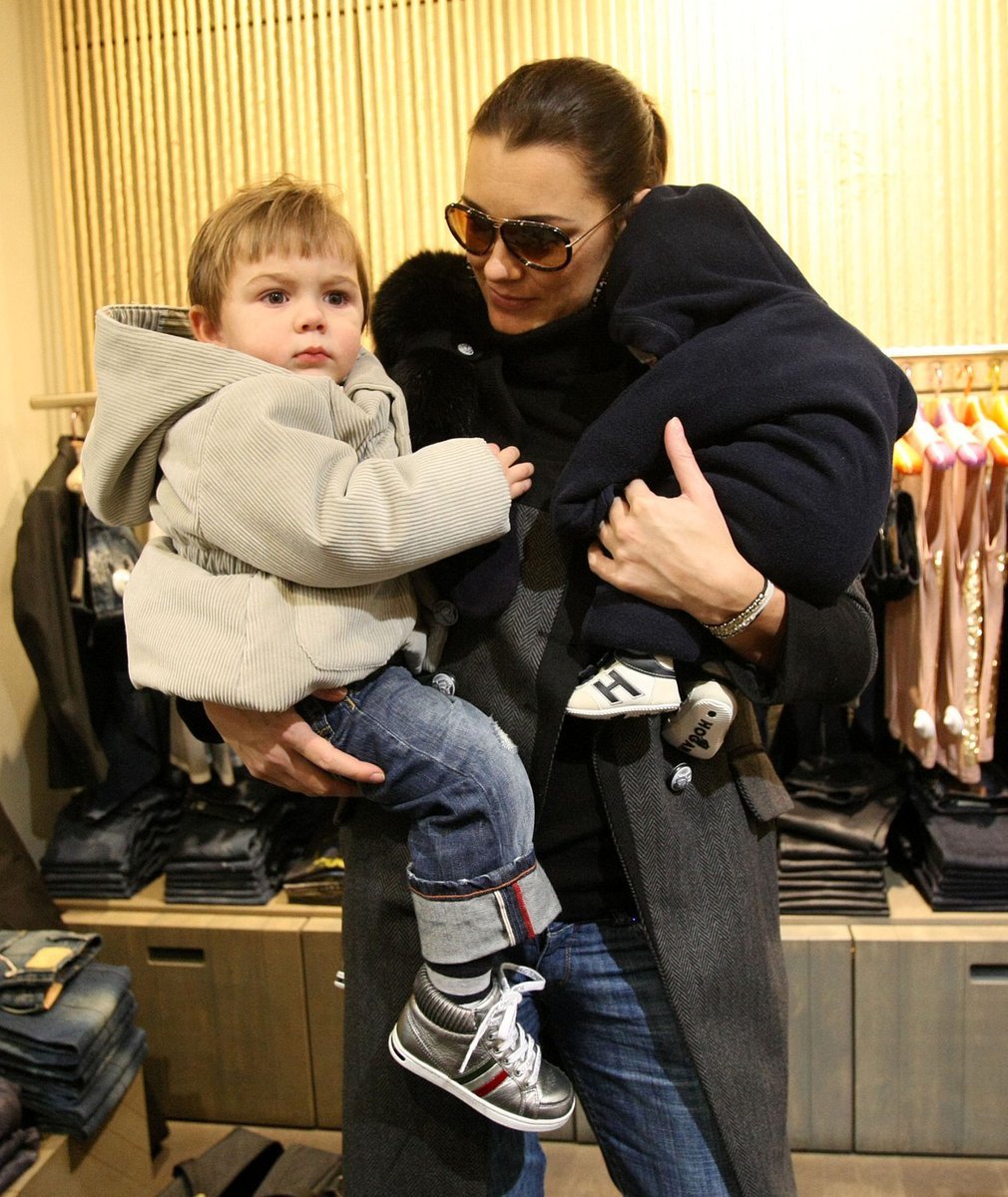2009: Alena ukázala v Praze i druhorozeného syna Davida Lee.