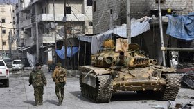 Syrská armáda a její spojenci ovládají už takřka celé Aleppo. Zbytky rebelů se brání v několika malých čtvrtích.