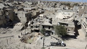 Nálety na Aleppo má na svědomí tamní režim a Rusko. Z některých ulic zbyly jen sutiny.