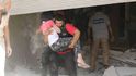 Mohamed Alaa Aljaleel zachraňuje ve válkou zničeném Aleppu lidi i domácí mazlíčky
