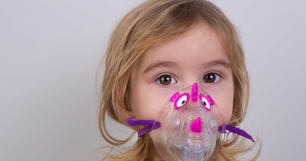 Zachraňte svému dítěti život: Při alergické reakci vystříkejte ústa nosním sprejem