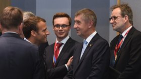 Státní tajemník pro evropské záležitosti Aleš Chmelař po boku premiéra Babiše při setkání s Emmanuelem Macronem.