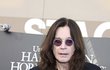 Ozzy Osbourne je zpěvák britské heavy metalové skupiny Black Sabbath.