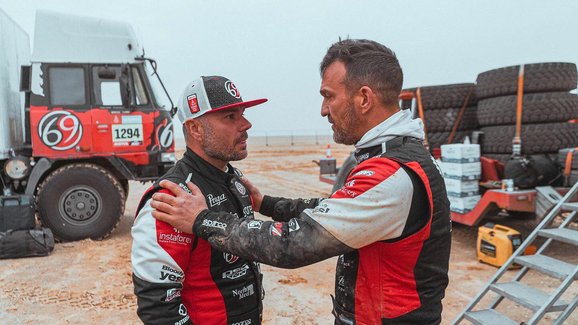Rallye Dakar 2023: Jezdci podporují Aleše Lopraise