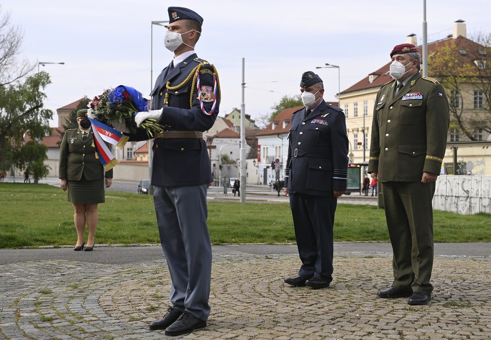 Náčelník generálního štábu Aleš Opata přivítal předsedu Vojenského výboru NATO Stuarta Peache (4.5.2021)