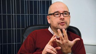 Čeští investoři jsou opatrní, chtějí kupovat už hotové elektrárny, říká poradce Aleš Spáčil