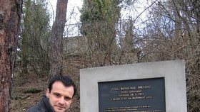 Míistostarosta Aleš Vytopil předloni uctil památku spisovatele Bohumila Hrabala