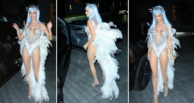 Pořádně sexy víla! Nádherná Alessandra Ambrosio oslavila Halloween stylově.