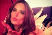 Andělský jídelníček Alessandry Ambrosio: Jí hranolky a miluje ovocné knedlíky