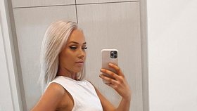 Influencerka Alex Moore (24) milovala obědy u McDonalda. Přibrala téměř 35 kilogramů, které se po porodu rozhodla shodit.