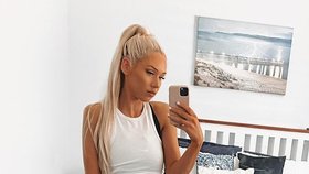 Influencerka Alex Moore (24) milovala obědy u McDonalda. Přibrala téměř 35 kilogramů, které se po porodu rozhodla shodit.