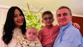 Vánoce u Mynářových: Hradní kancléř s manželkou a syny Vratislavem a Viktorem