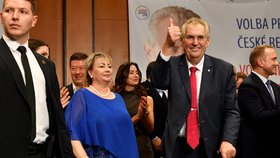 Prezident Miloš Zeman v pondělí jmenoval do funkce 12 rektorů veřejných vysokých škol a univerzit.