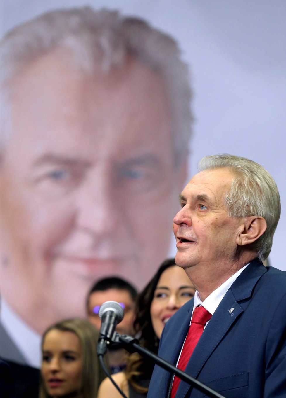 Miloš Zeman uspěl při obhajobě prezidentského postu.