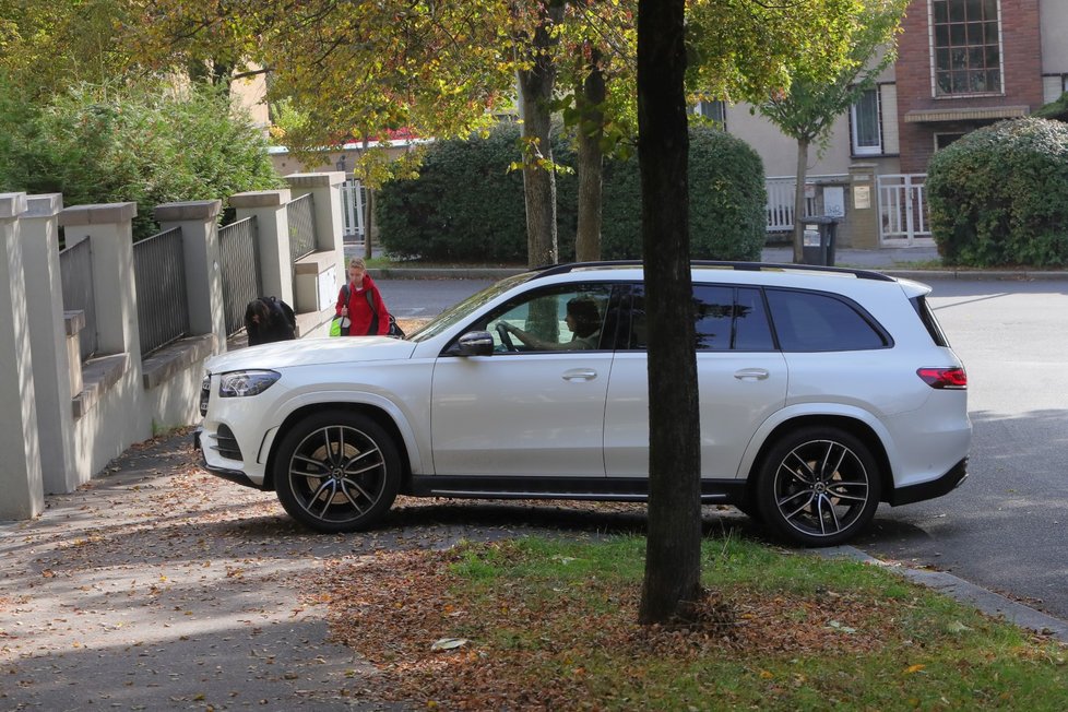 Mercedes GL 580 4MATIC manželů Mynářových.