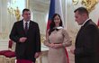 Alex Mynářová provádí diváky nového Youtube kanálu Kanceláře prezidenta republiky