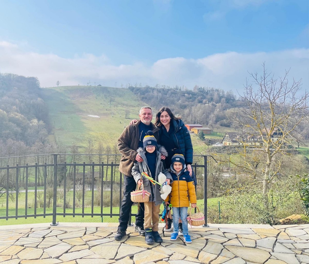 Alex Mynářová sdílela rodinnou fotku s manželem a syny