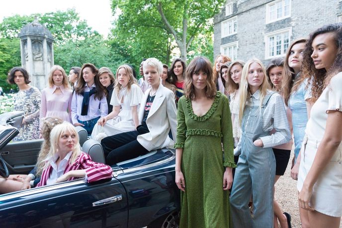 Alexa Chung představila vlastní kolekci