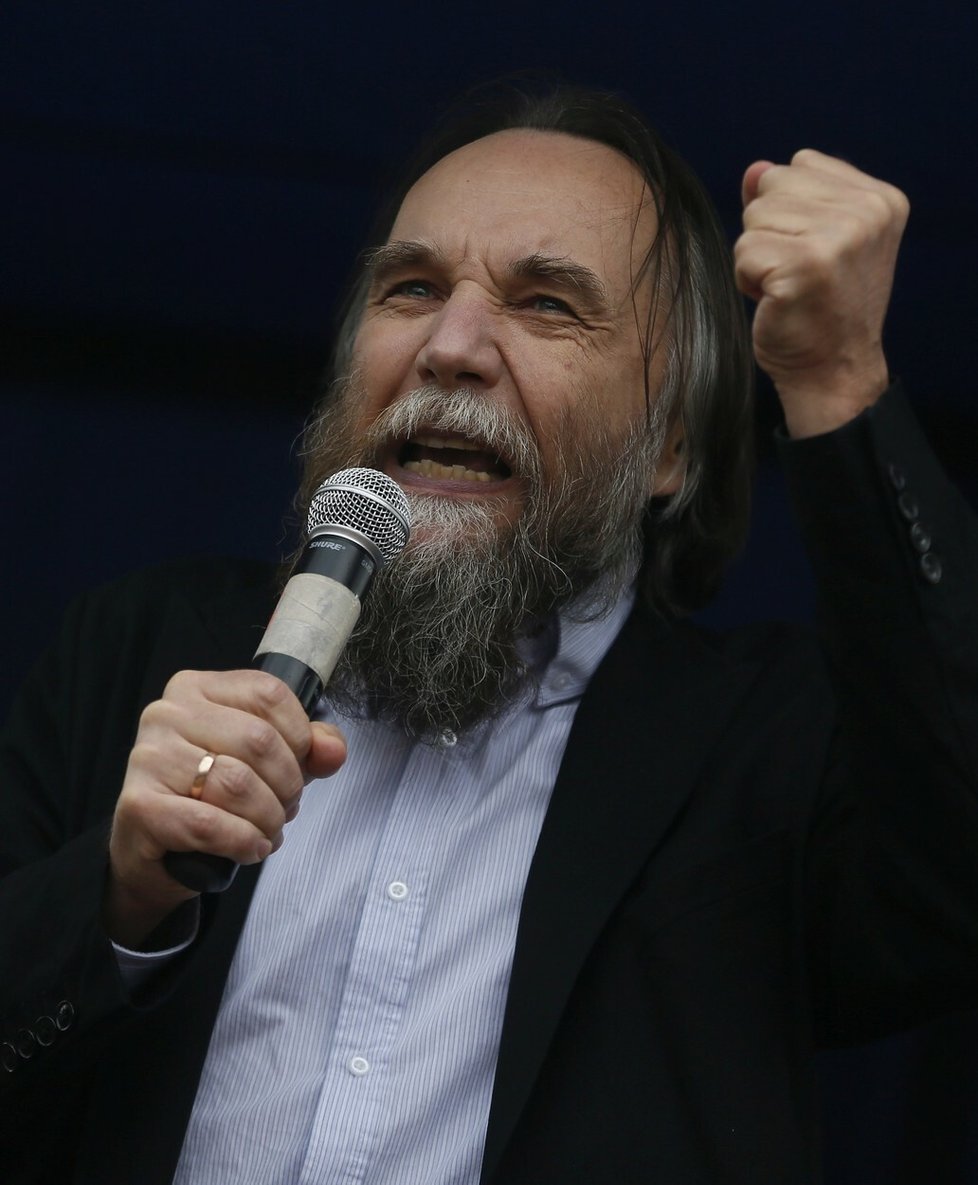 Putinův mentor, označován někdy také jako Putinův mozek, Alexander Dugin je šiřitelem myšlenky Velkého Ruska.