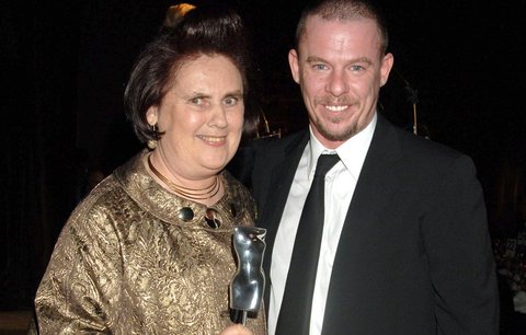 Alexander McQueen: Velikán módy si vzal život. Smrt matky jej zdeptala