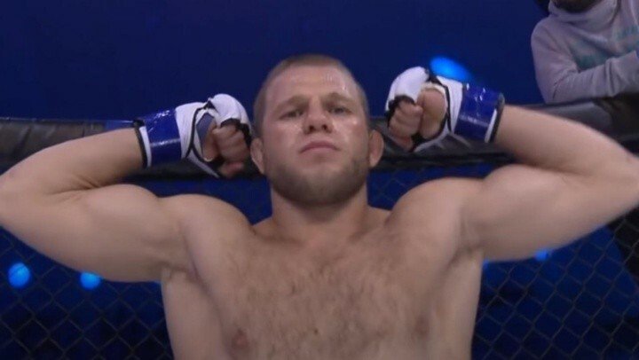 Ruský MMA bojovník Alexander Pisarev