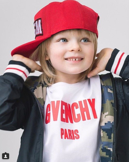 Pětiletý Alexander Pljuščenko je v Rusku pojem. Světové firmy se předhánějí, aby nosil třeba jejich trička nebo čepice.