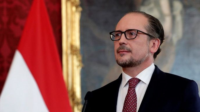 Rakouský prezident v pondělí jmenoval kancléřem dosavadního ministra zahraničí Alexandera Schallenberga (na snímku).