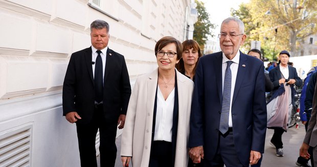 Velký triumf prezidenta: Populární Van der Bellen vyhrál volby v Rakousku hned v 1. kole?!