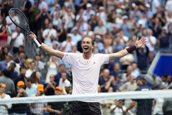Zverev má druhý titul na grandslamu v roce! Ve finále US Open porazil Sheltona Zverev má druhý titul na grandslamu v roce! Ve finále US Open porazil Sheltona