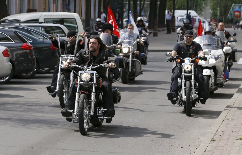 Alexandr &#34;Chirurg&#34; Zaldostanov v čele Nočních vlků.